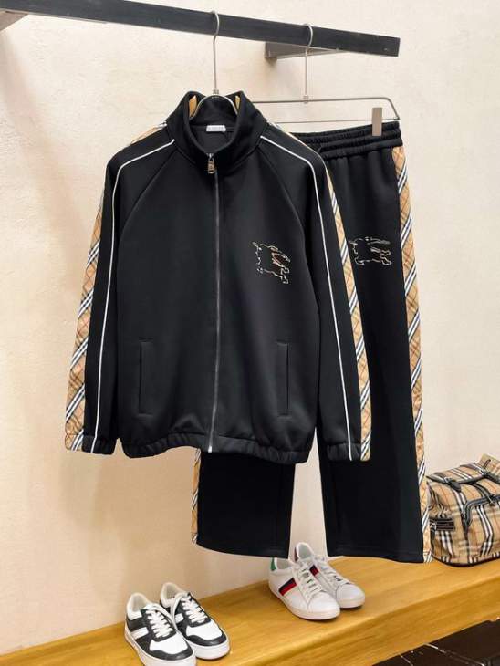 Picture of Burberry Sweater Suits _SKUBurberryM-3XLomtr36537397